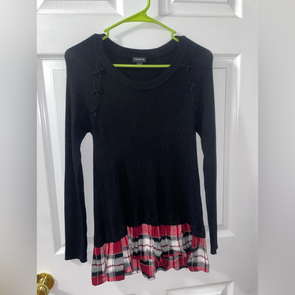 TORRID LONG SLEEVE TOP SIZE 00